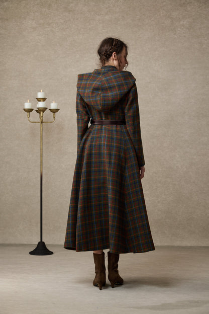 Trista 24 | 100% twill wool hooded coat